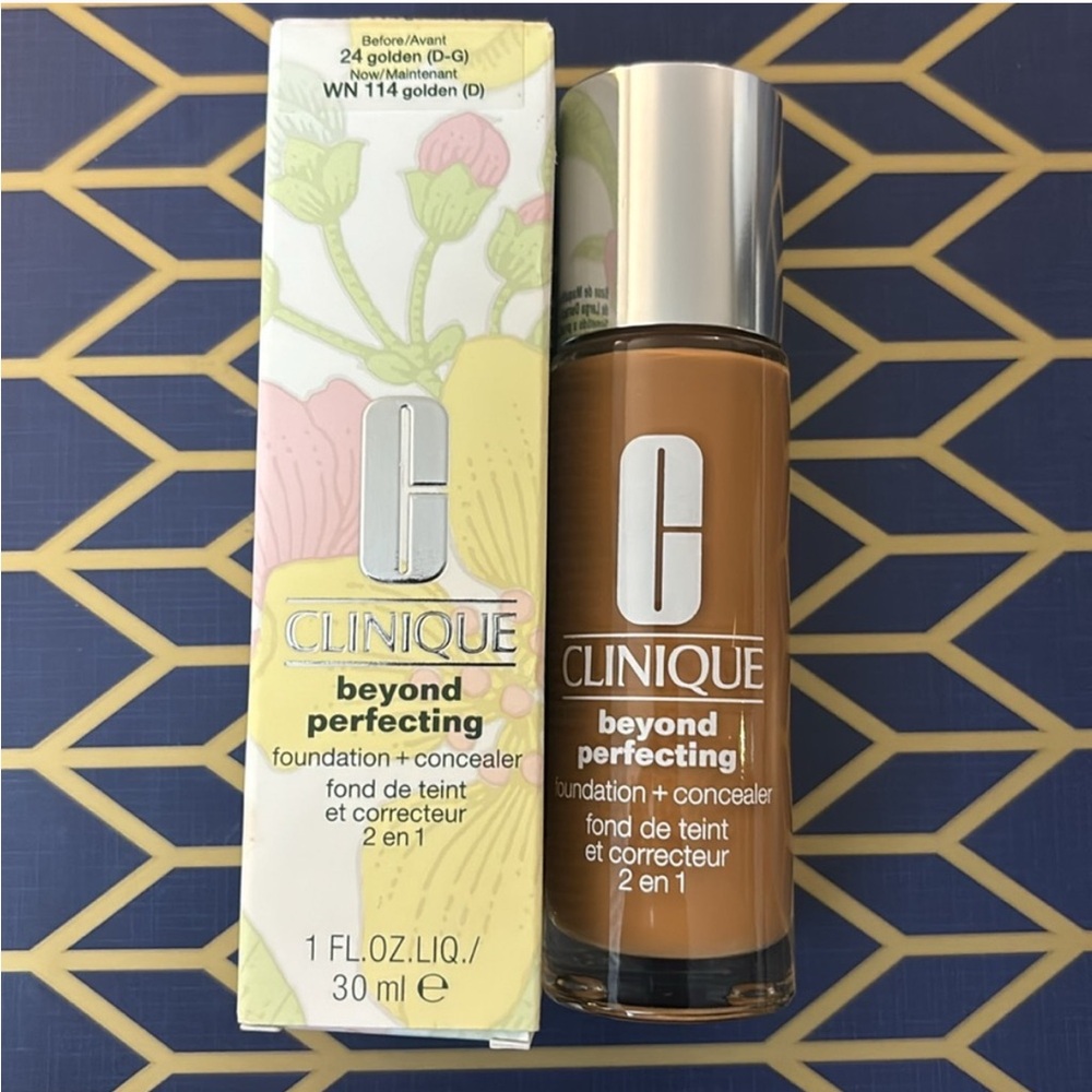 CLINIQUE WN114  beyond perfecting foundation + concealer 2 en 1. 24 Golden (D-G)